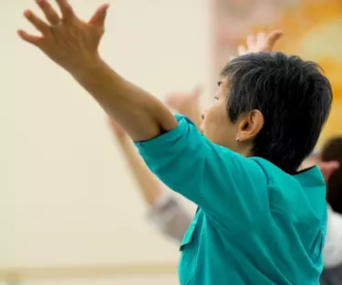 Inscrivez-vous pour avoir accès aux cours en ligne de Dansons Ensemble pour les aînés